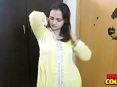 भारतीय शौकिया पत्नी सोनिया हस्तमैथुन सेक्स