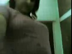 देसी भारतीय चाची गलफुला स्ट्रिप्स n masturbates