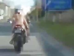 मैं क्या देखा जबकि ड्राइविंग