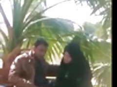 जनता के सामने मुस्लिम डिक दुहना पाकी देसी चाची