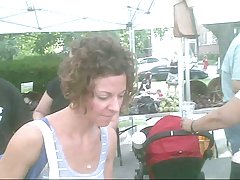 आकर्षक milf मैं बाजार में upskirted