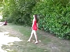 विशेष समाप्त होने के साथ जंगल में dogging