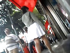स्वादिष्ट ninfetas parading की गली में