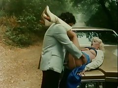 क्लासिक.. अगले दरवाजे सुनहरे बालों वाली