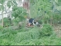 इंडोनेशियन-ngintip हिजाब ईवा पीछे बिल्डिंग