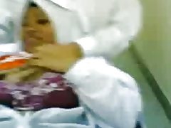 हिजाब (tudung) नर्स - लड़कियों के मजे
