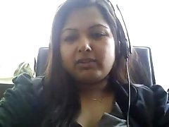 साथ उसके boobie बोर देसी वेबकैम पर गोल-मटोल नाटकों