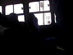 बस 2 चमकती