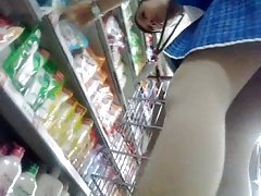 सफेद पॉन्टी एसपीजी Carrefour सुपरमार्केट goci मॉल, सुरबाजा, इंडोनेशिया में