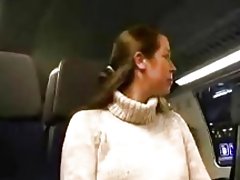 ट्रेन पर blowjob