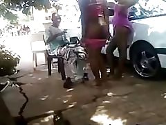 चिकनी कमबख्त-putaria गली में