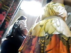 बारह डबल गर्म माँ और बच्चे