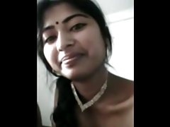 सुंदर प्रेमिका स्तन प्रेस