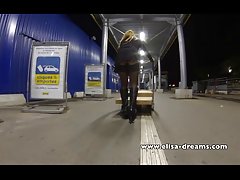 कोई पैंटी और ikea में एशियाई महिला
