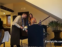नग्न roomservice शौकिया milf और चमकती गृहिणी चुटकी